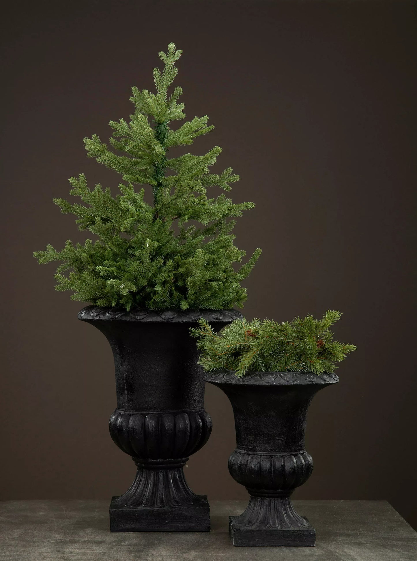 Elegant blomsterkrukke i sort – klassisk design med tidløs sjarm - finnes i 3 str