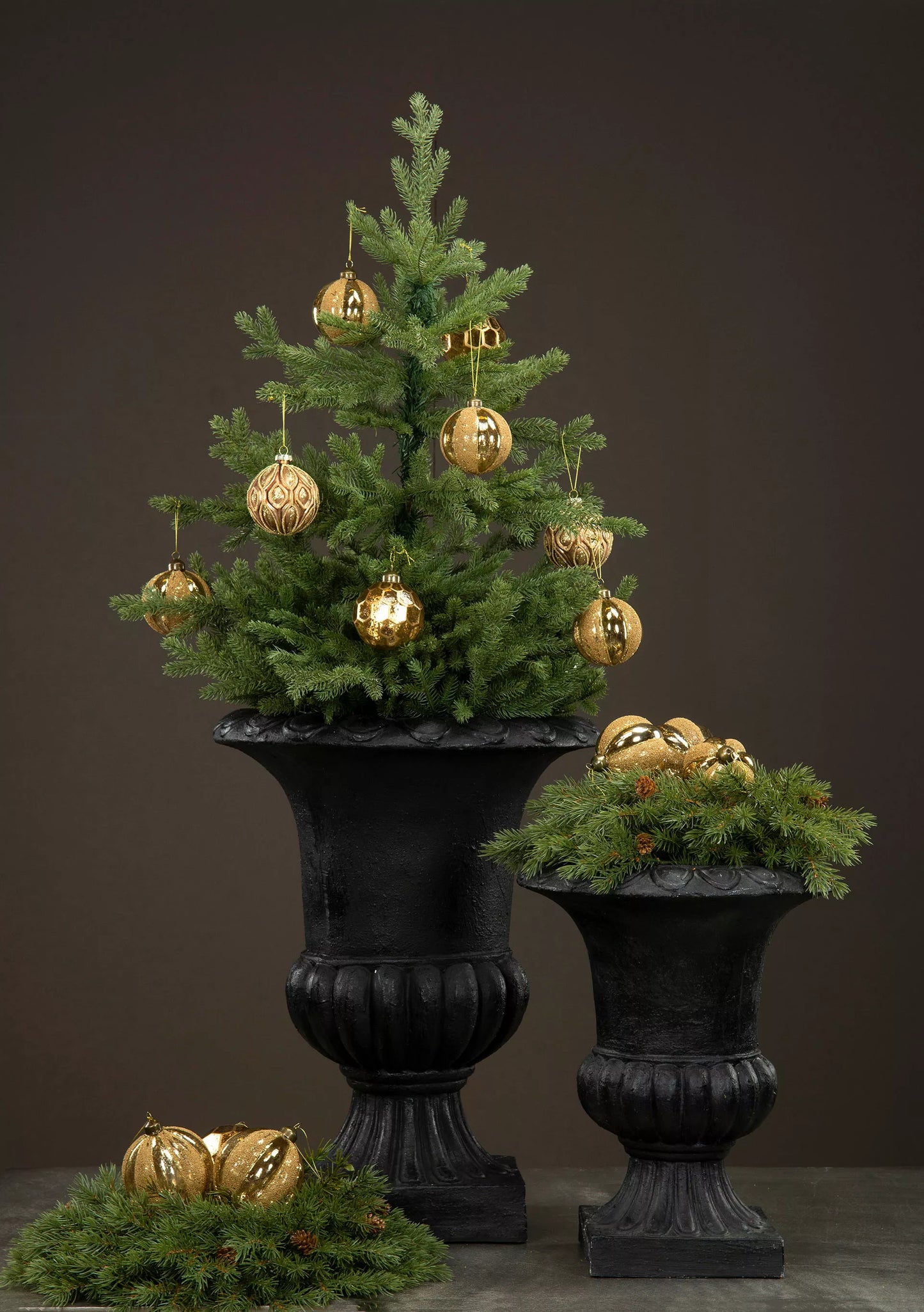 Elegant blomsterkrukke i sort – klassisk design med tidløs sjarm - finnes i 3 str