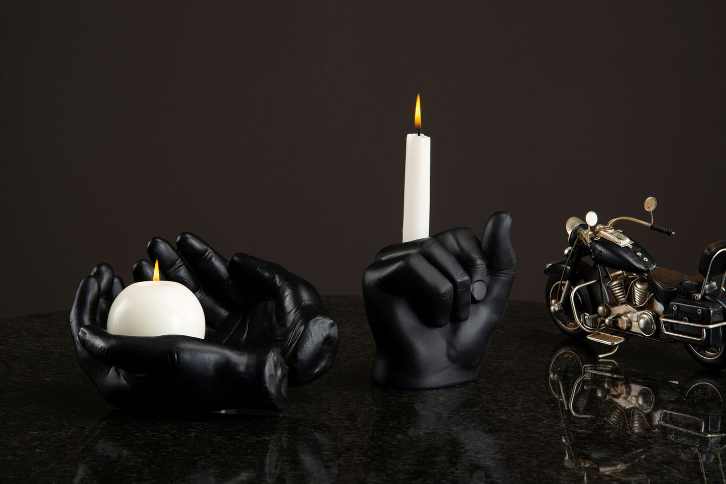 Ljusstake Finger – Skulpturell og Statement-Piece i Matt Svart