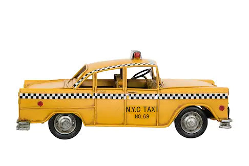 Gul taxibil i metall – retro dekor til hjemmet
