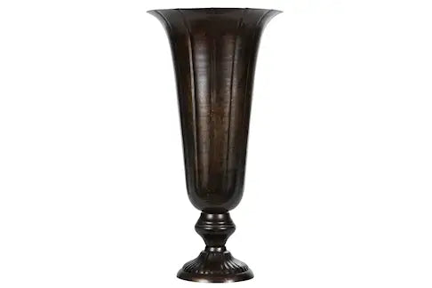 Høy vase på fot – antikk brun metall, 42 cm