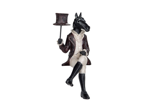 Dekorfigur – sittende hest med flosshatt og dress – 33 cm